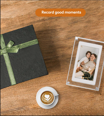 Aura Love Digital Photo Frame